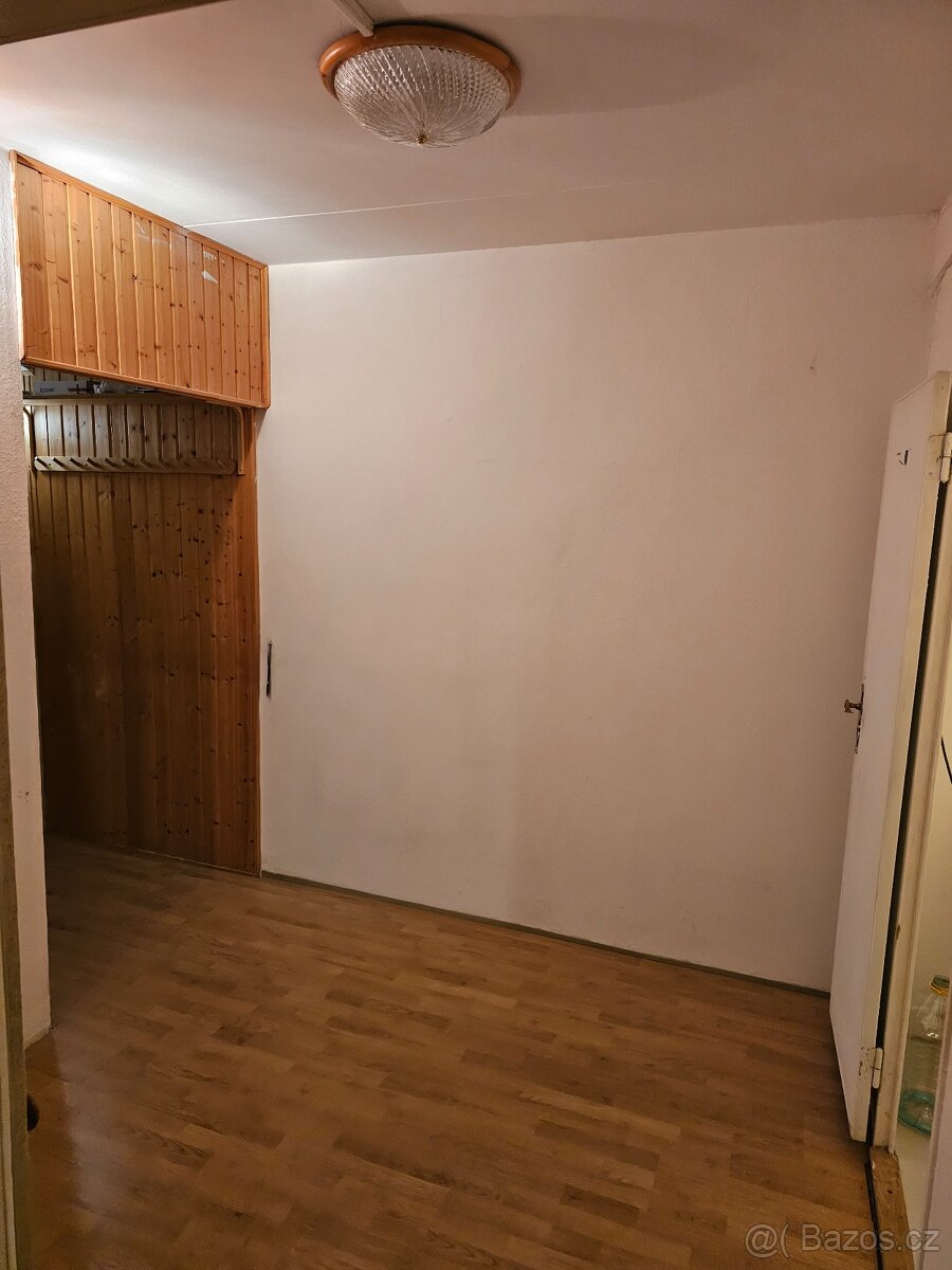 Pronájem bytu 1+1, 55 m2, ul. Bellušova - 9