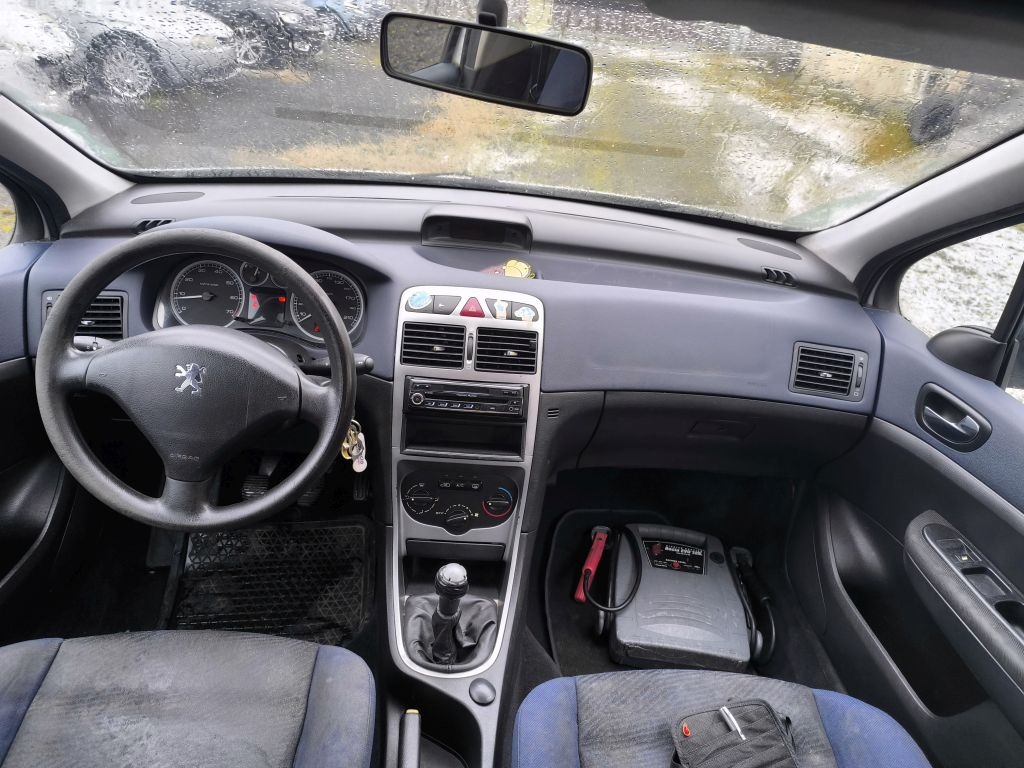 PEUGEOT 307 1,4i - 9