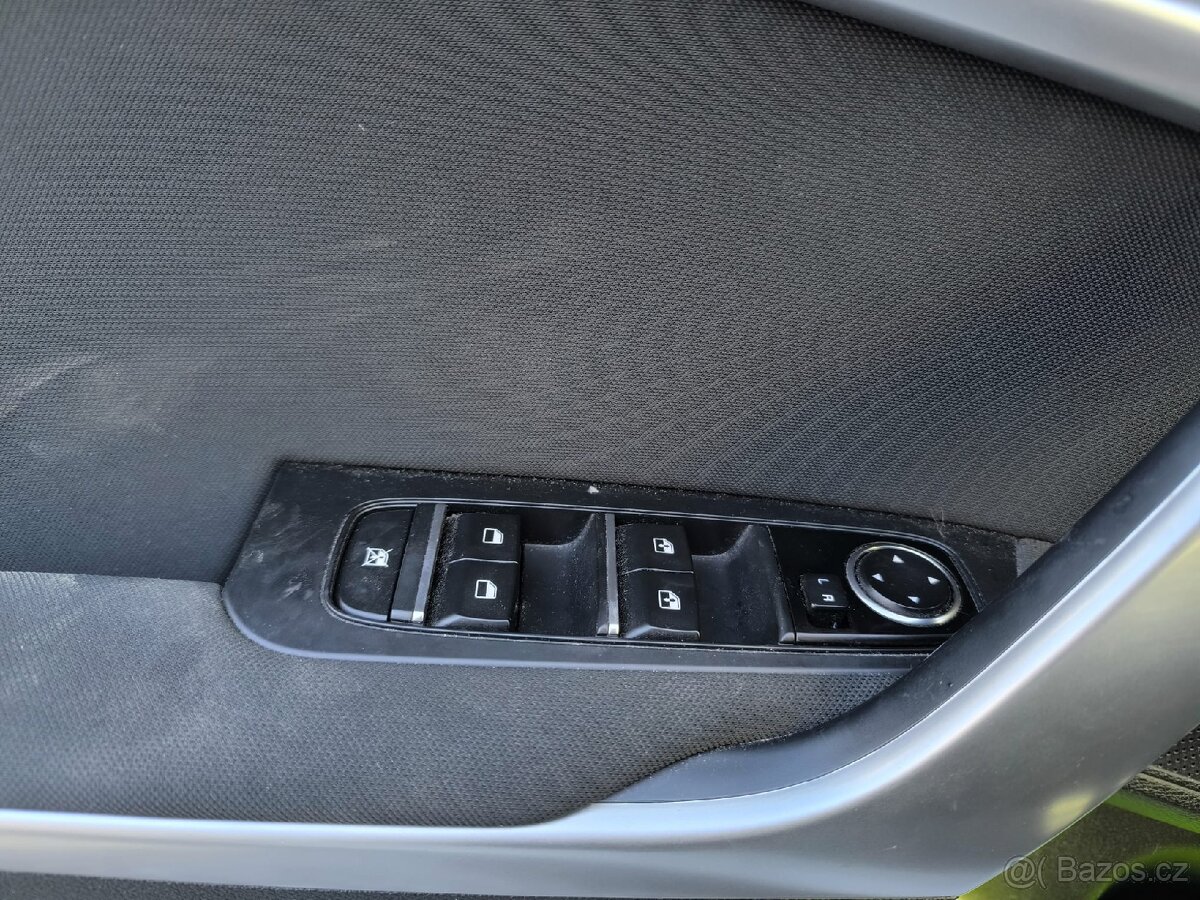 KIA CEE'D 1,6 CRDI 70 000 KM - 9