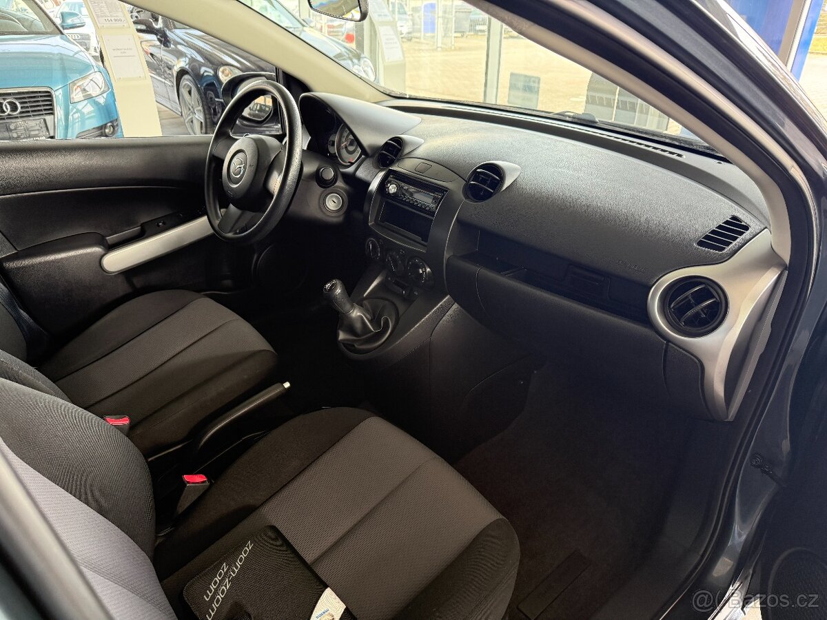 Mazda 2 1,4 55kW,SERVISKA - 9