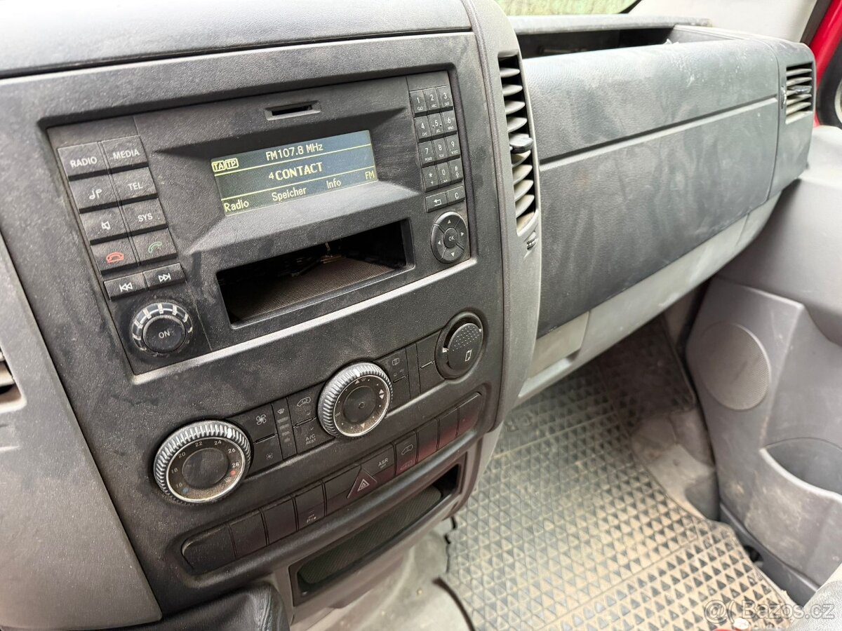VW CRAFTER 2,0 tdi 7 místný - 260tkm - 9