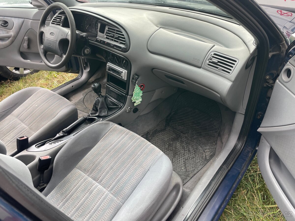 Ford Mondeo MK1, funkční klimatizace, Gumbalkan - 9