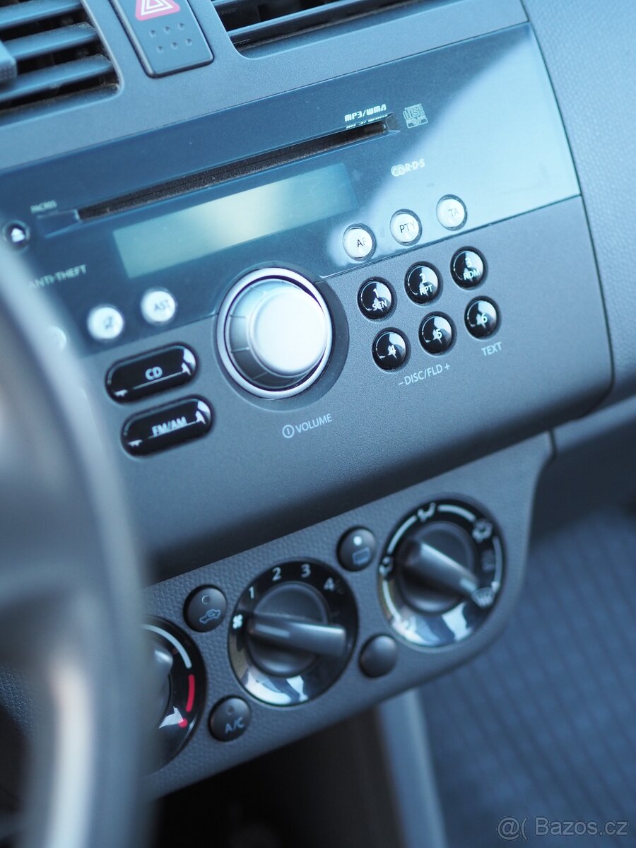 Suzuki SWIFT 1.3, rv. 2007 - 9