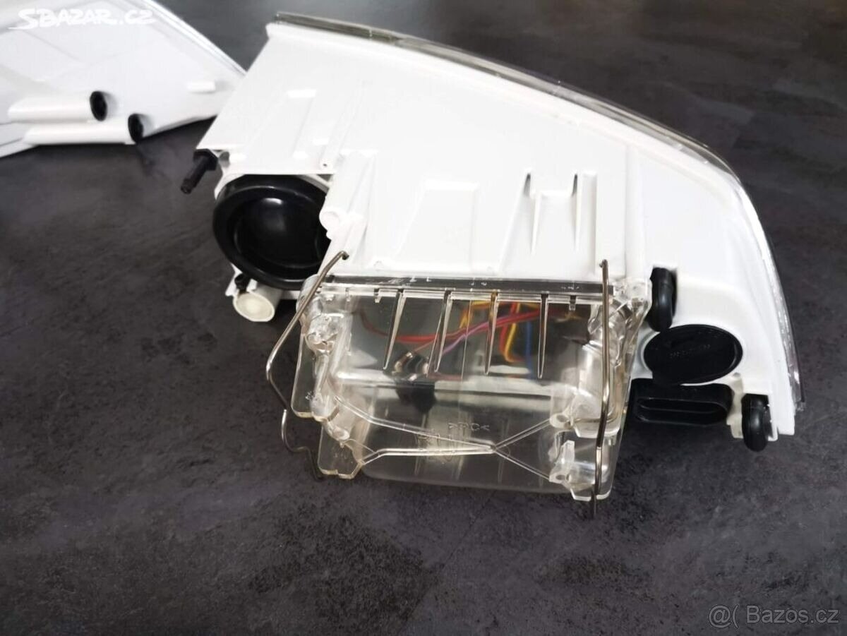 PŘEDNÍ SVĚTLA OCTAVIA 2 / ZÁRUKA 2 ROKY / ZASÍLÁME - 9