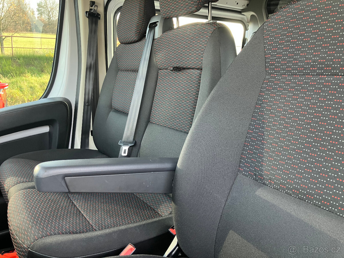 OPEL MOVÁNO 2,2 103 KW TAŽNÉ L2 7 MÍST - 9