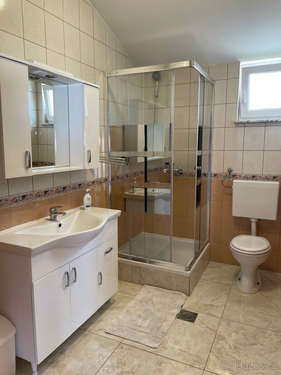 CHORVATSKO, apartmán, ubytovanie pri pláži s pieskom v mori - 9