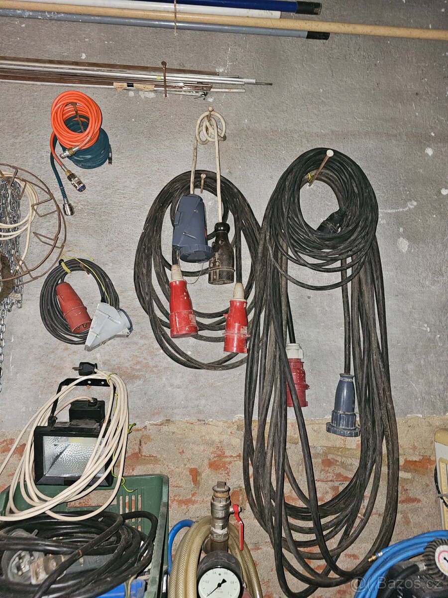 Zásuvky a kabely 230V + 380V - 16A a 32A - 9