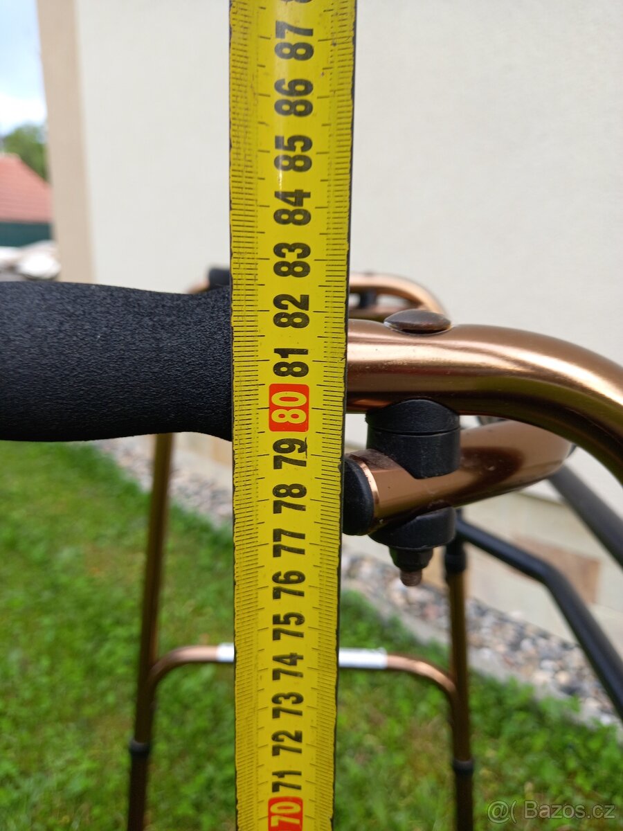 Chodítko krokovací - skládací - 9