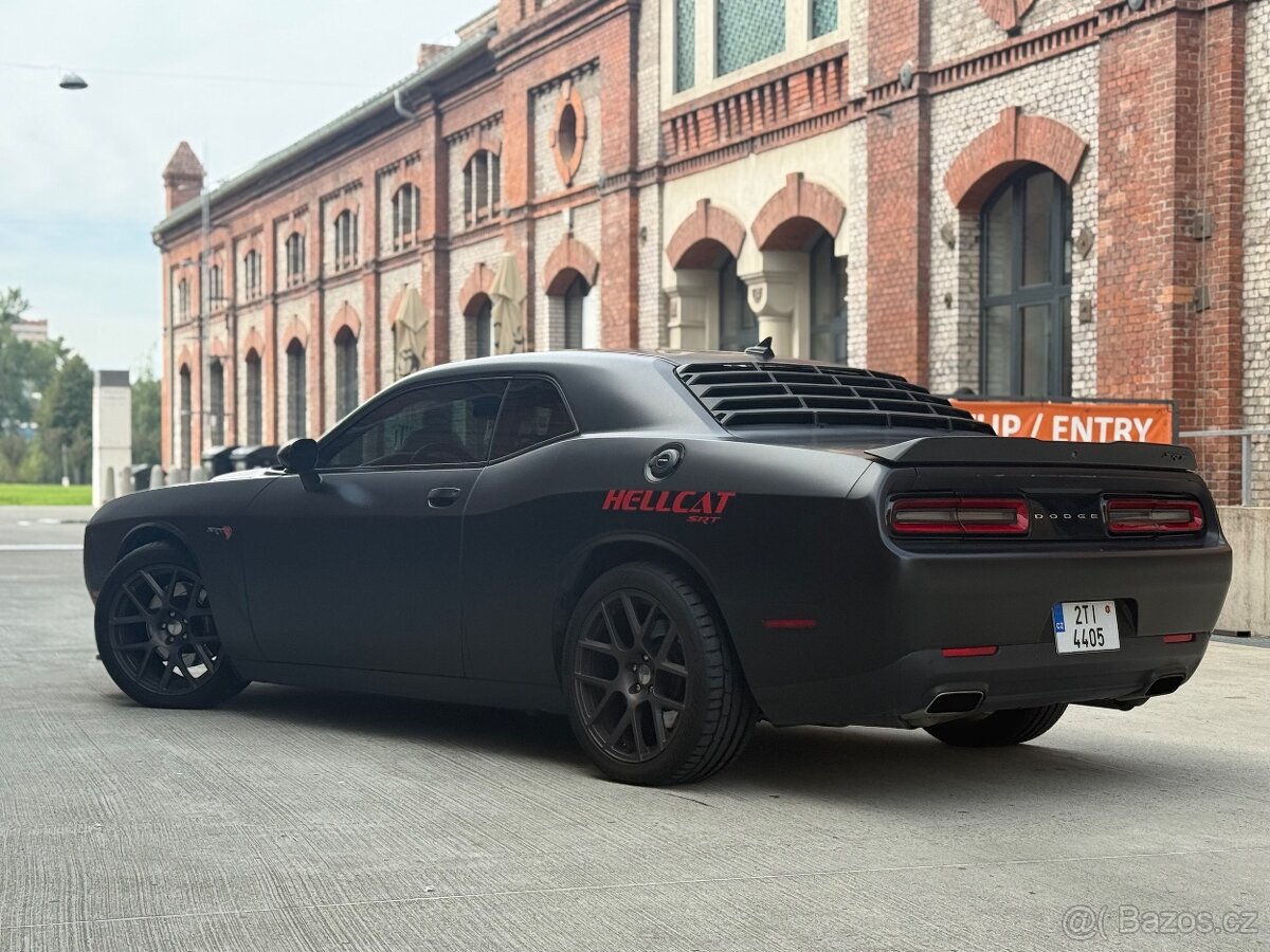 Dodge Challenger 6,4 - 9