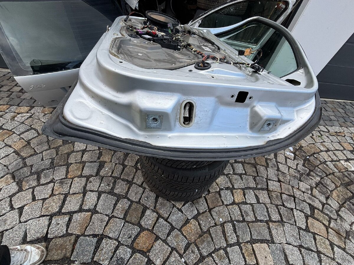 Škoda octavia 2- přední levé dveře - 9