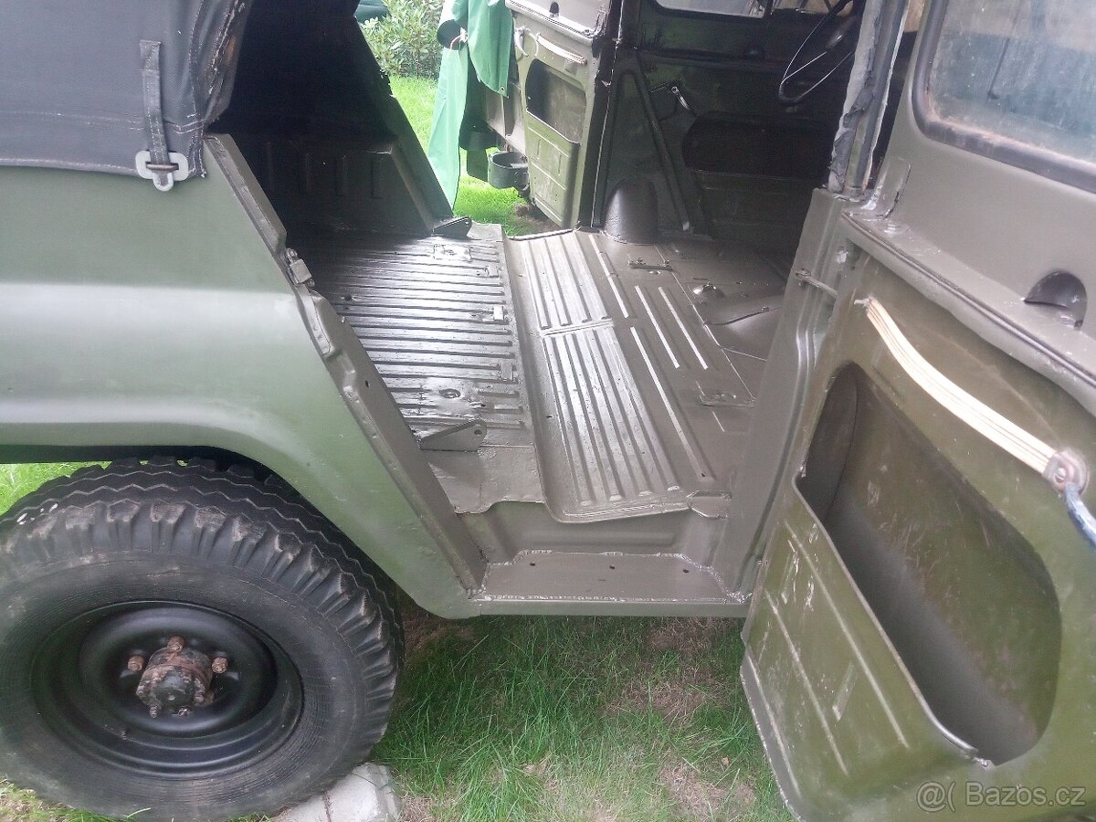 Prodám Uaz 469 benzín - plyn - 9