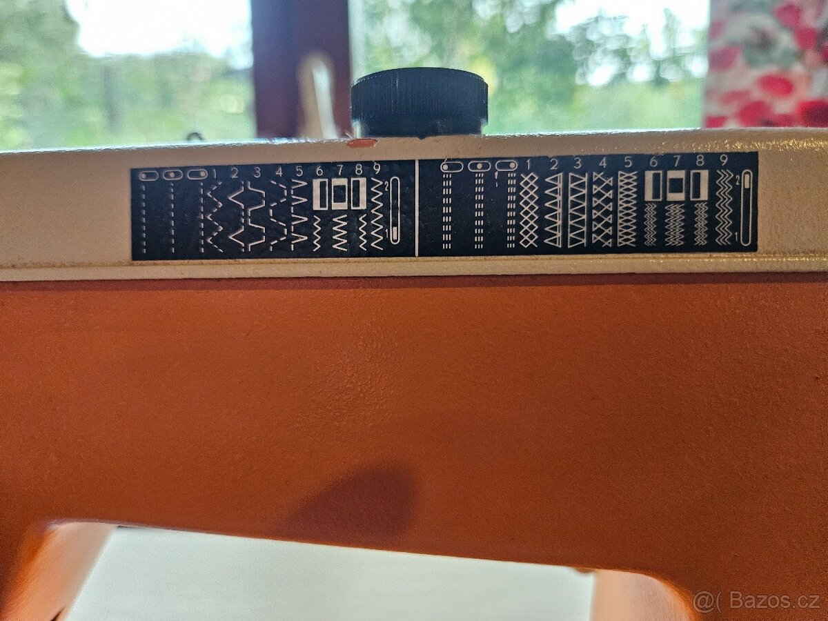 Šicí stroj Lucznik 438 - 9