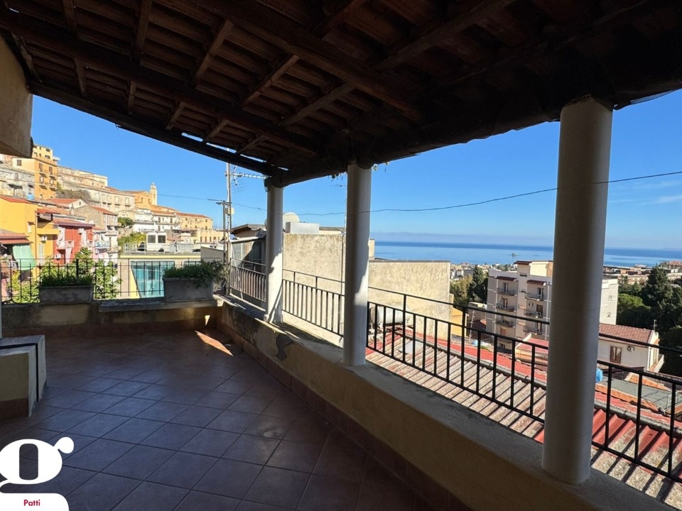 Sicílie, RD 5+1, 130 m2, v histor. centru Patti, Via Roma - 9