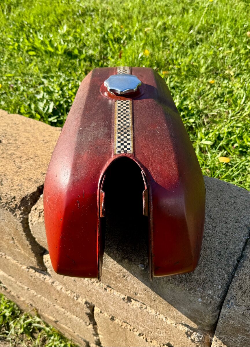 ČZ 125 175 - nádrž s víčkem - 9