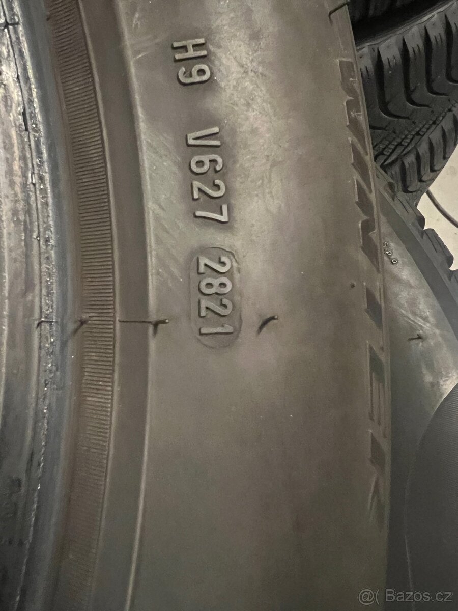 235/55R18 104H zimní pneumatiky PIRELLI 7mm - 9