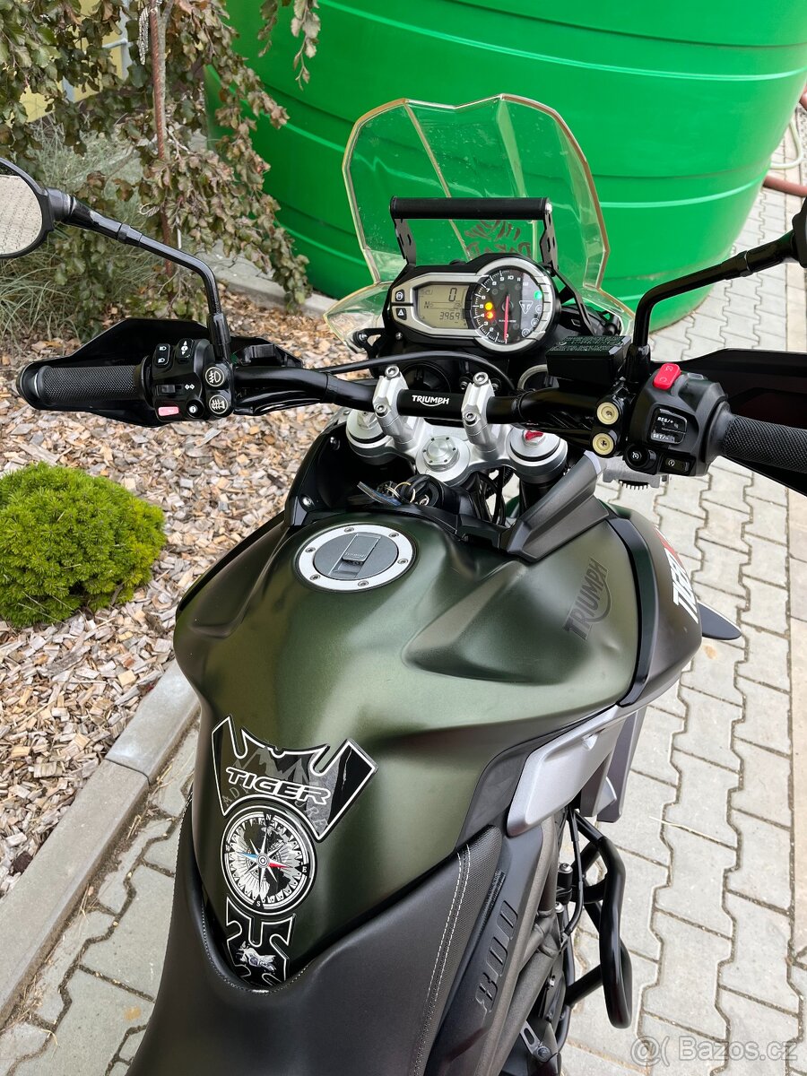 Triumph Tiger 800 XCA - 9