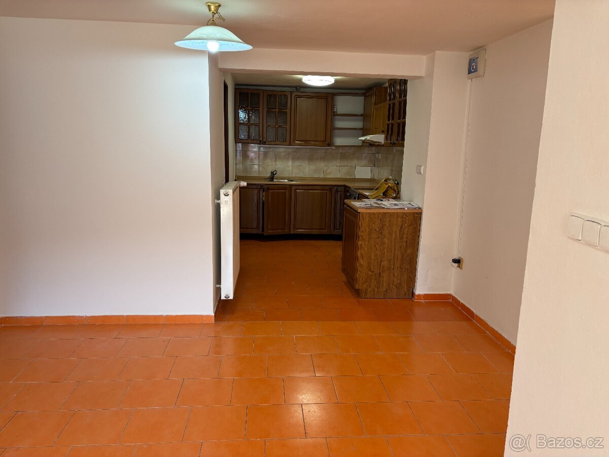 Prodej cihlového bytu 3+1 v OV, 86 m2, Znojmo - 9