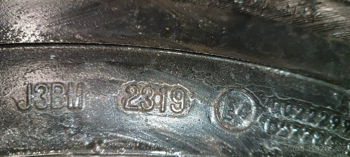 Pneu 215/70/15 C - 9