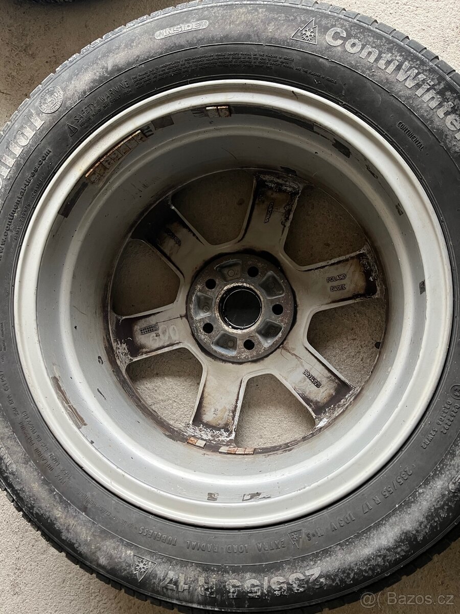 Kola Volvo 235 55 r17 - 9