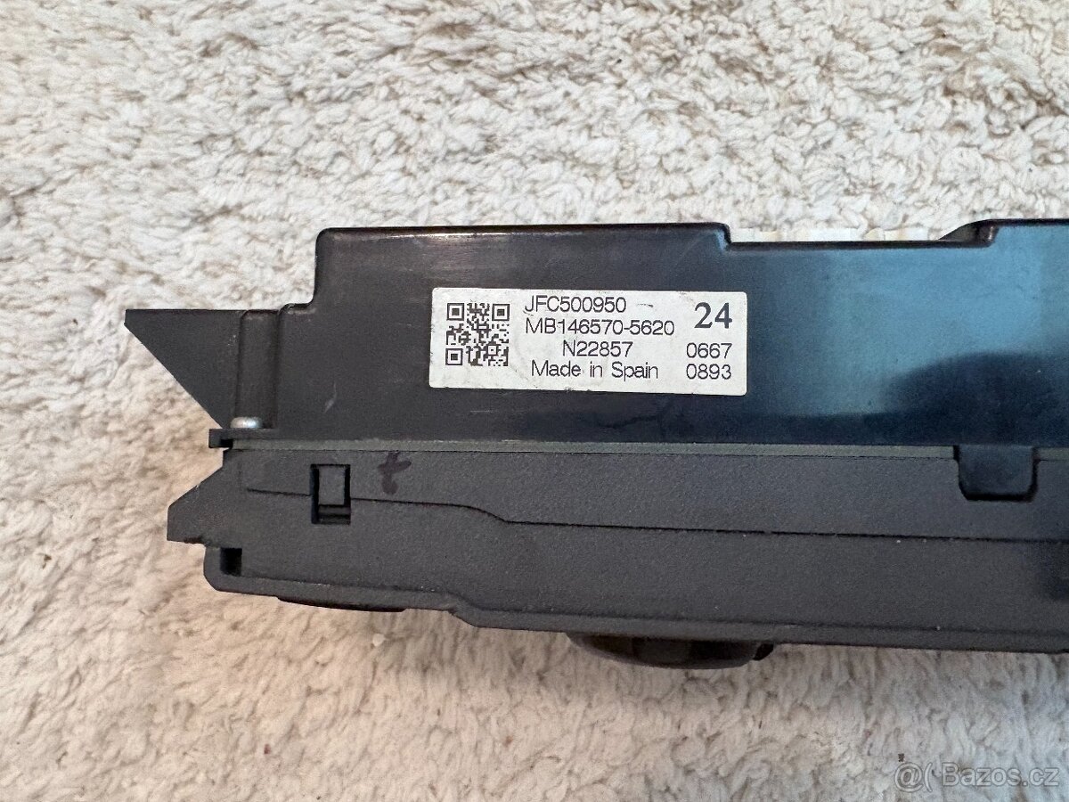 Discovery 3 / RRS panel topení, navigační display a rádio - 9