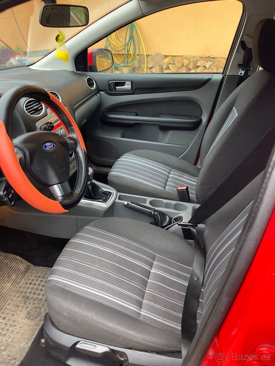 Ford Fokus.1,6/74kw Rv. 2008 Nová Stk. - 9