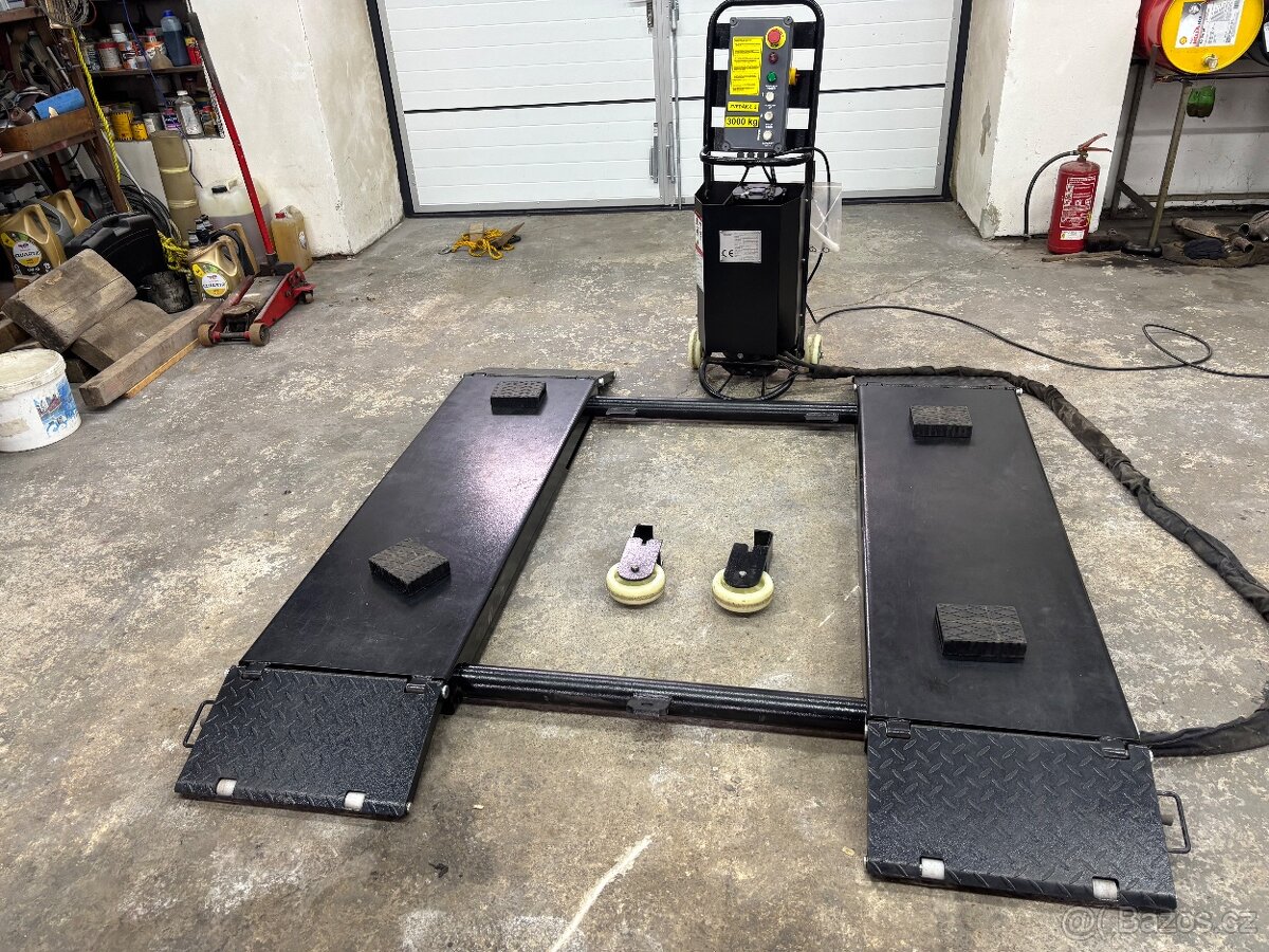 Nůžkový mobilní zvedák 3t - 9