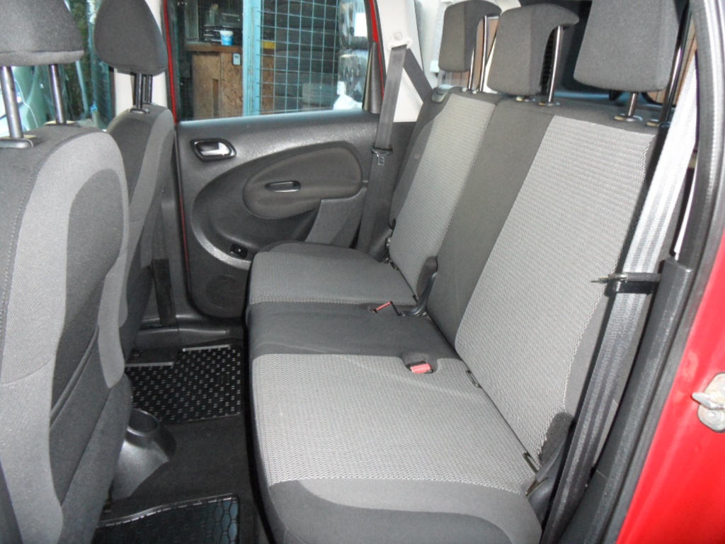 Citroen C3 Picasso 1.6 VTi,zak. ČR,naj.47000km,serv. knížka - 9