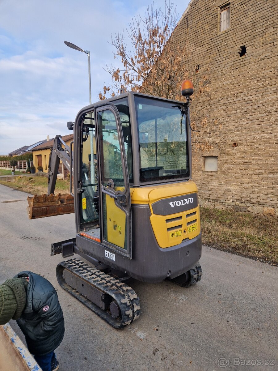 PRODÁM MINIBAGR VOLVO EC18D R.V 2018 - 9