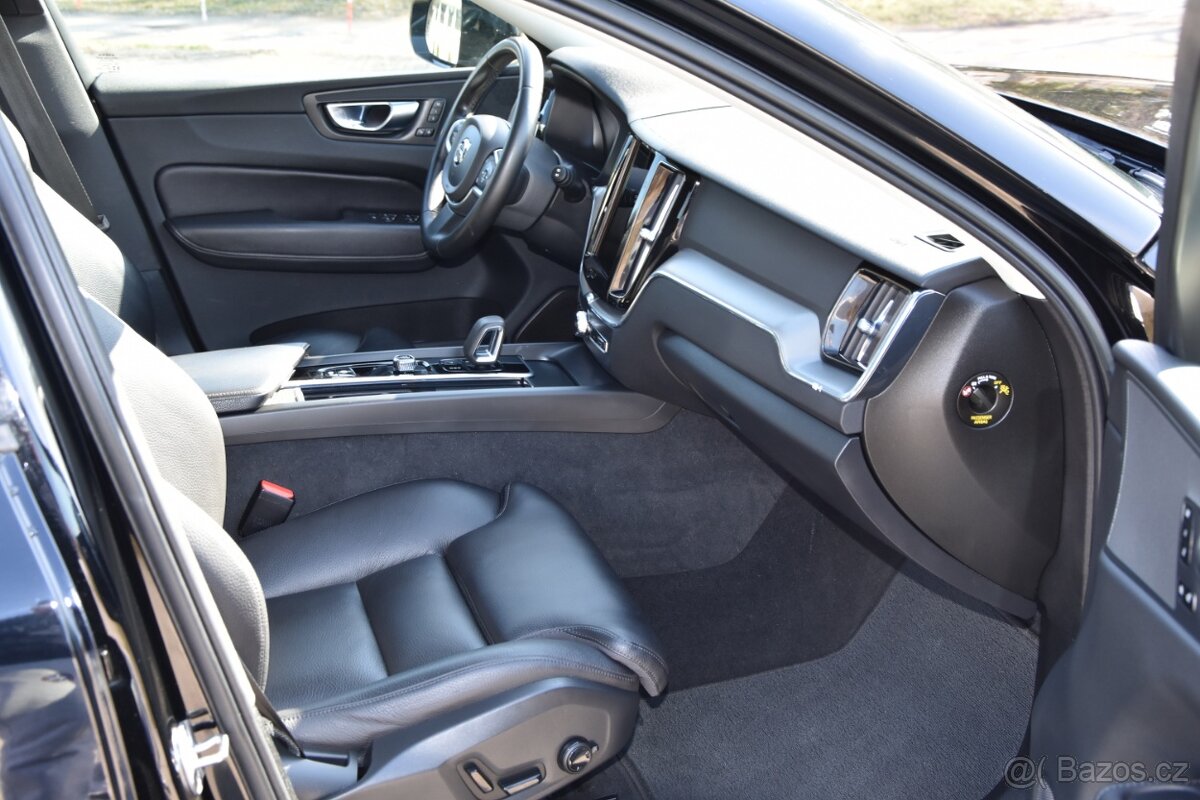 Volvo XC60 2.0 B4 mHEV Momentum A/T - 9
