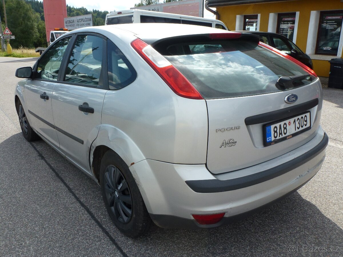 ⭐⭐⭐Ford Focus 1,6i 16V Hatchback 03/2006. NOVÁ STK ⭐⭐⭐ - 9