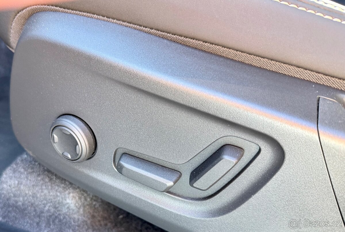 Volvo XC40 PLUS DARK, B4 FWD, 145 kW 2026 - 9