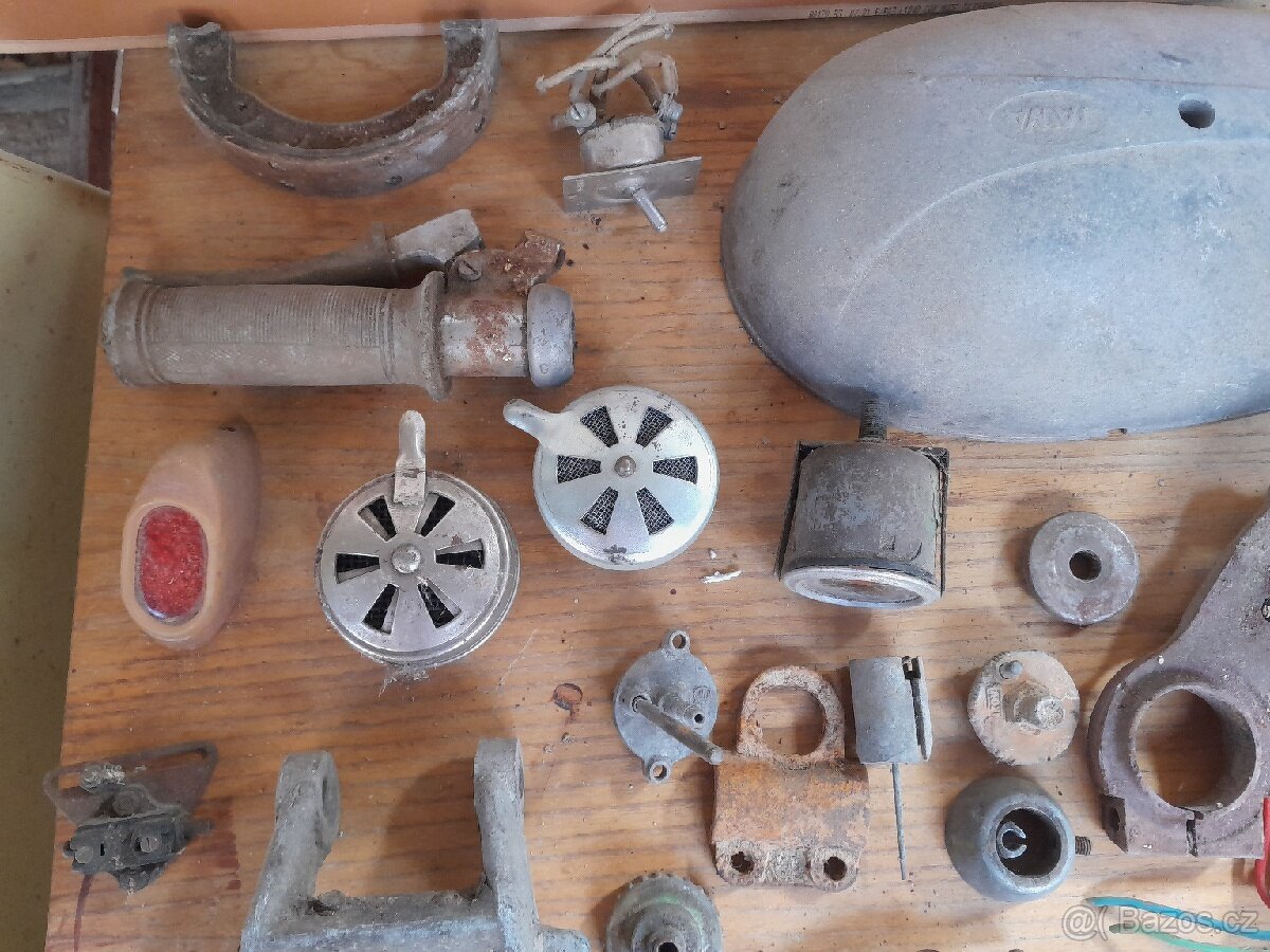 Díly Jawa speciál pérák kývačka atd - 9