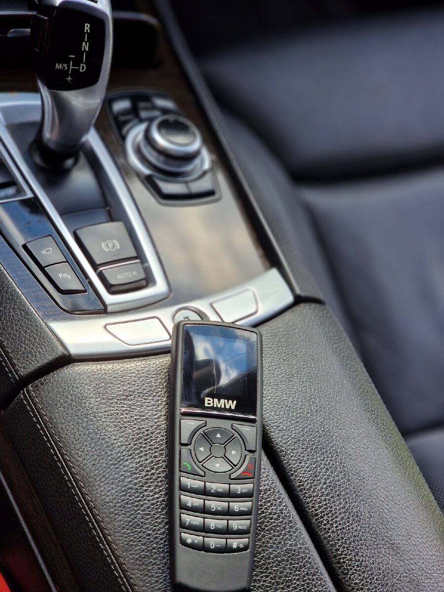 BMW 750i 4.4 V8 bi-turbo F01 2009 - 9