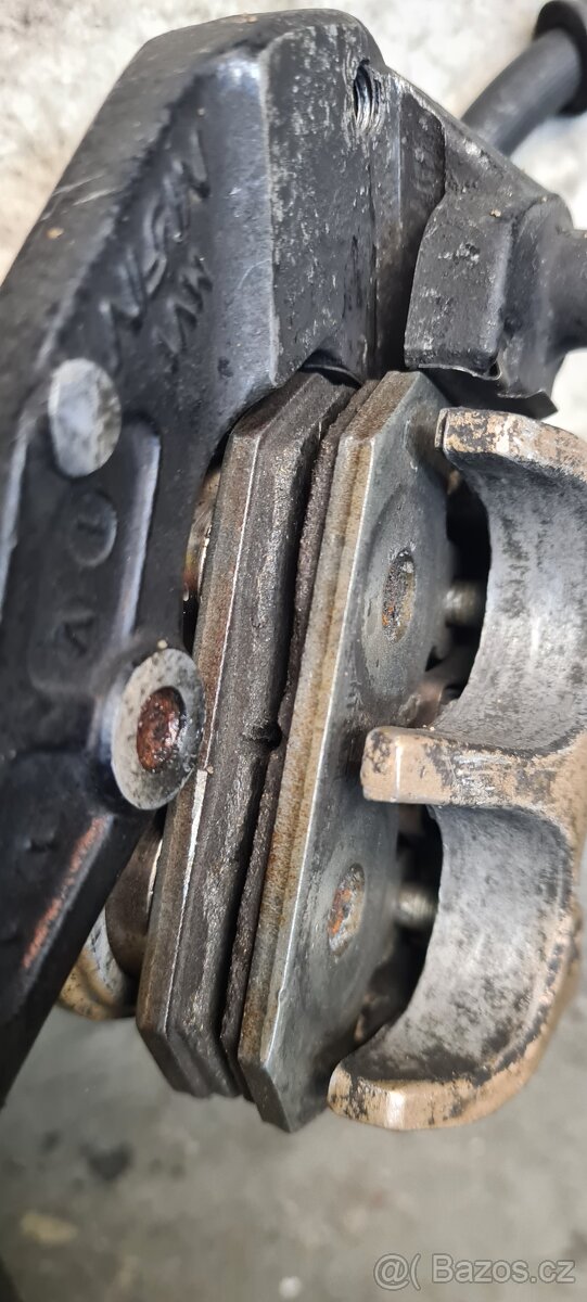 Afrika twin 750 díly - 9