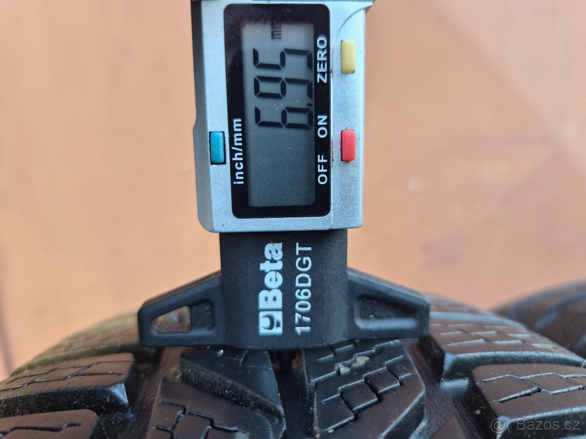 2 Zimní pneumatiky Semperit Master-Grip 175/70 R14 - 9