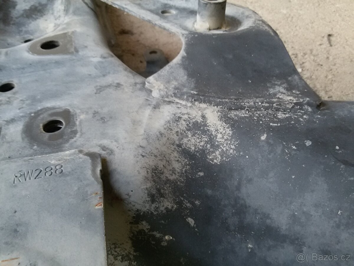 Nissan Qashqai J10: Nápravnice - 9