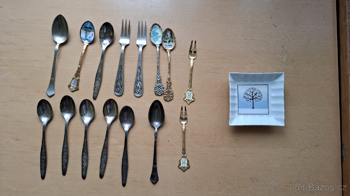 Různé bytové dekorace a cibuláky - 9