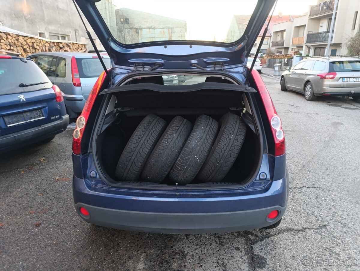 Ford Fiesta 1.3 i - 9