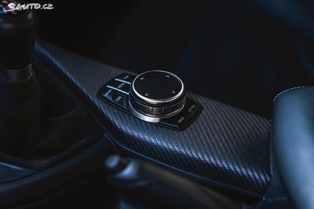 BMW M2, Competition Manual - 9