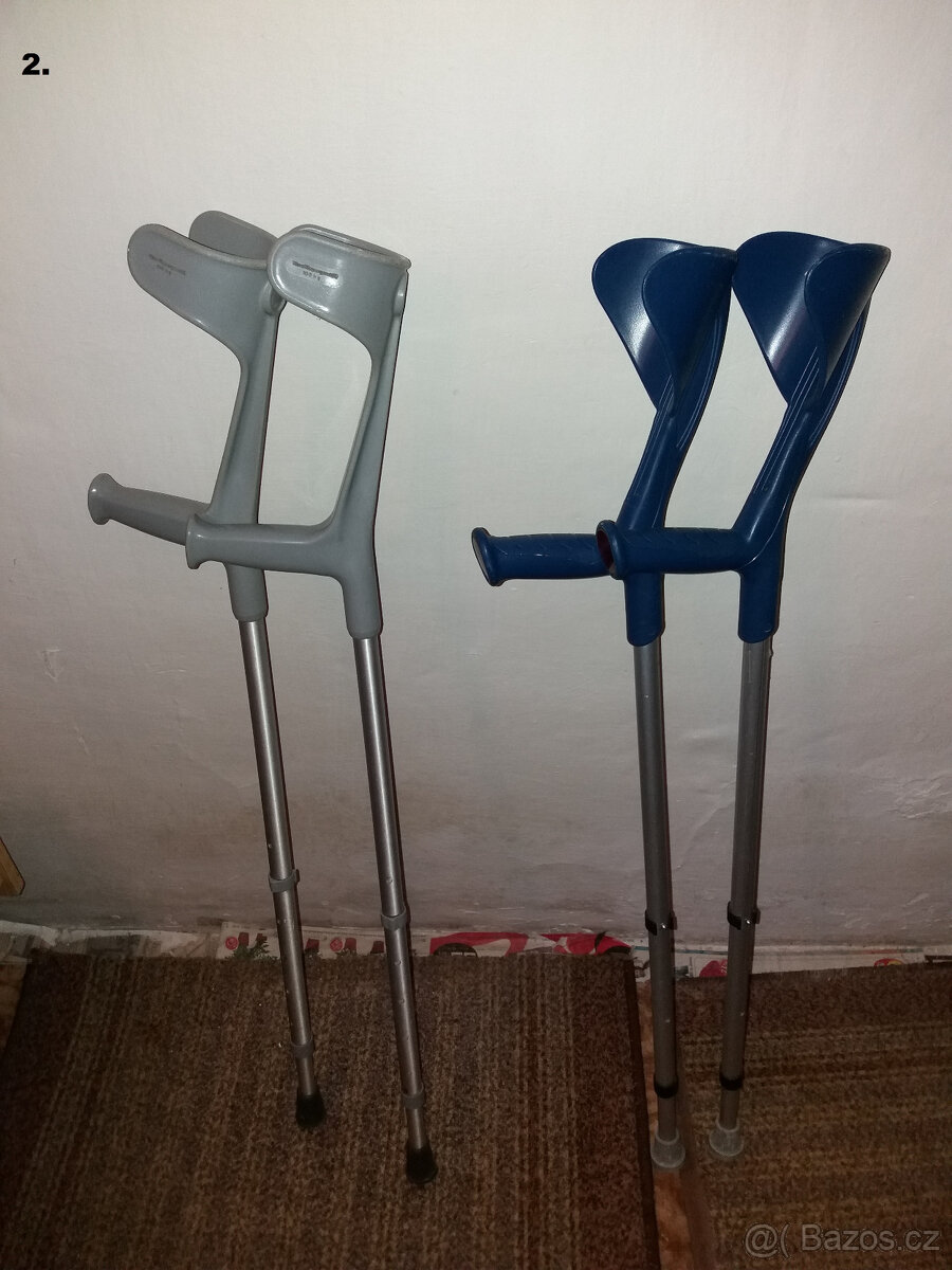 Toaletní židle, sedačka na vanu a francouzské berle - 9