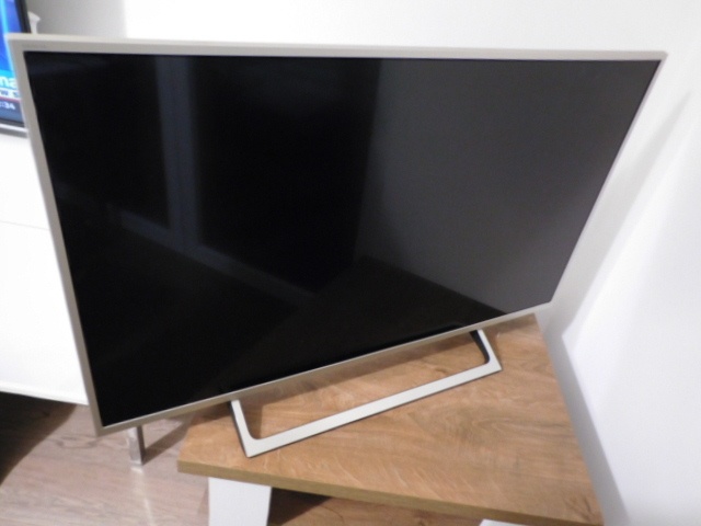 TV SONY - BRAVIA - 9