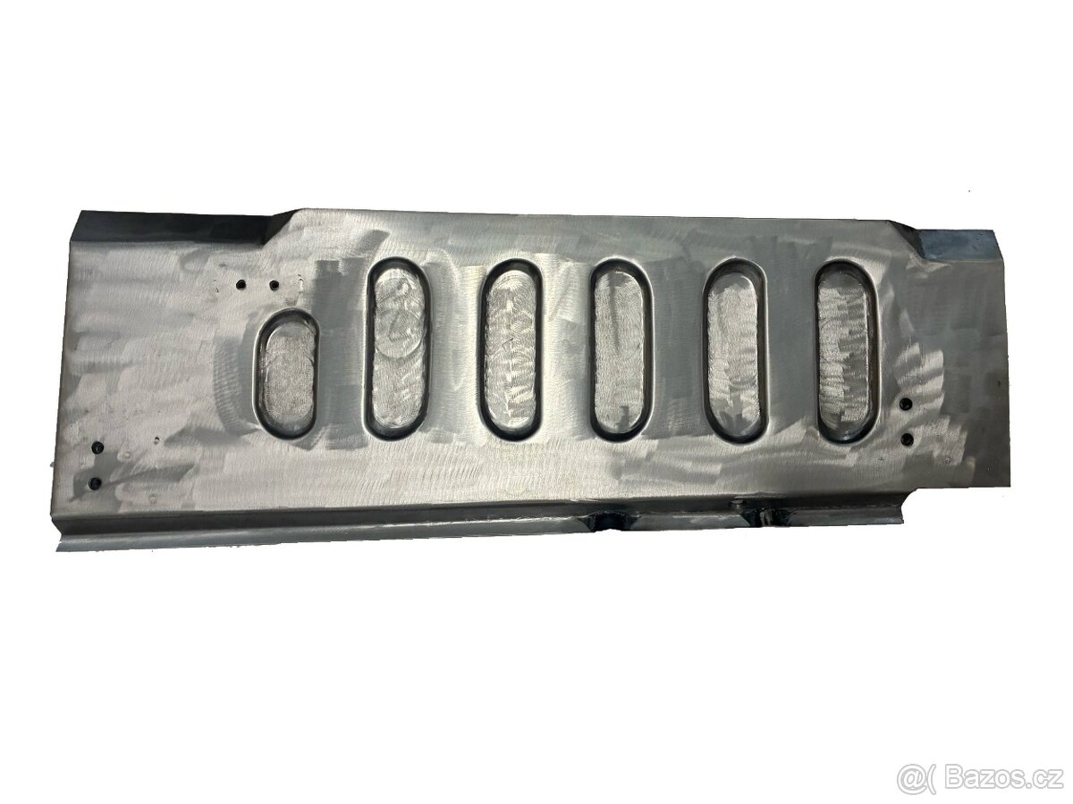 Kufrová podlaha Tatra 603 - 9