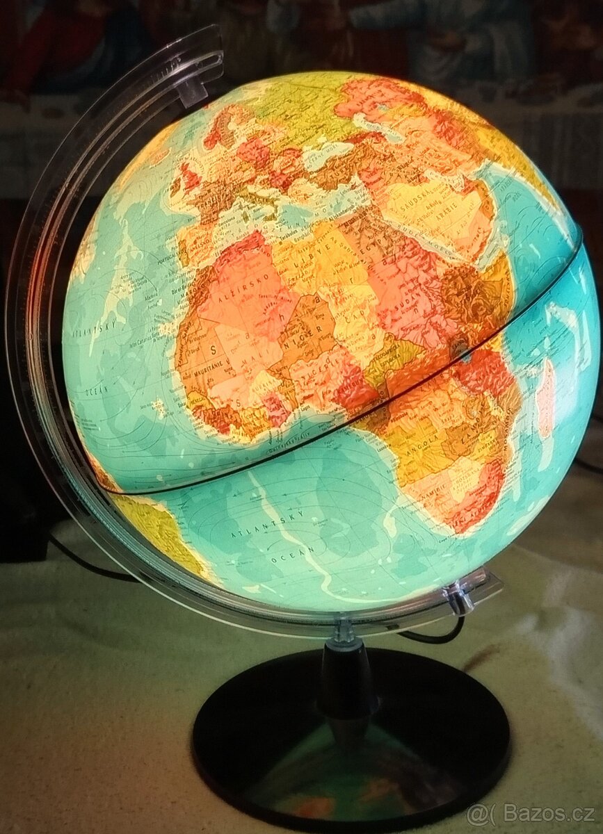 SVÍTÍCÍ GLOBUS - 9