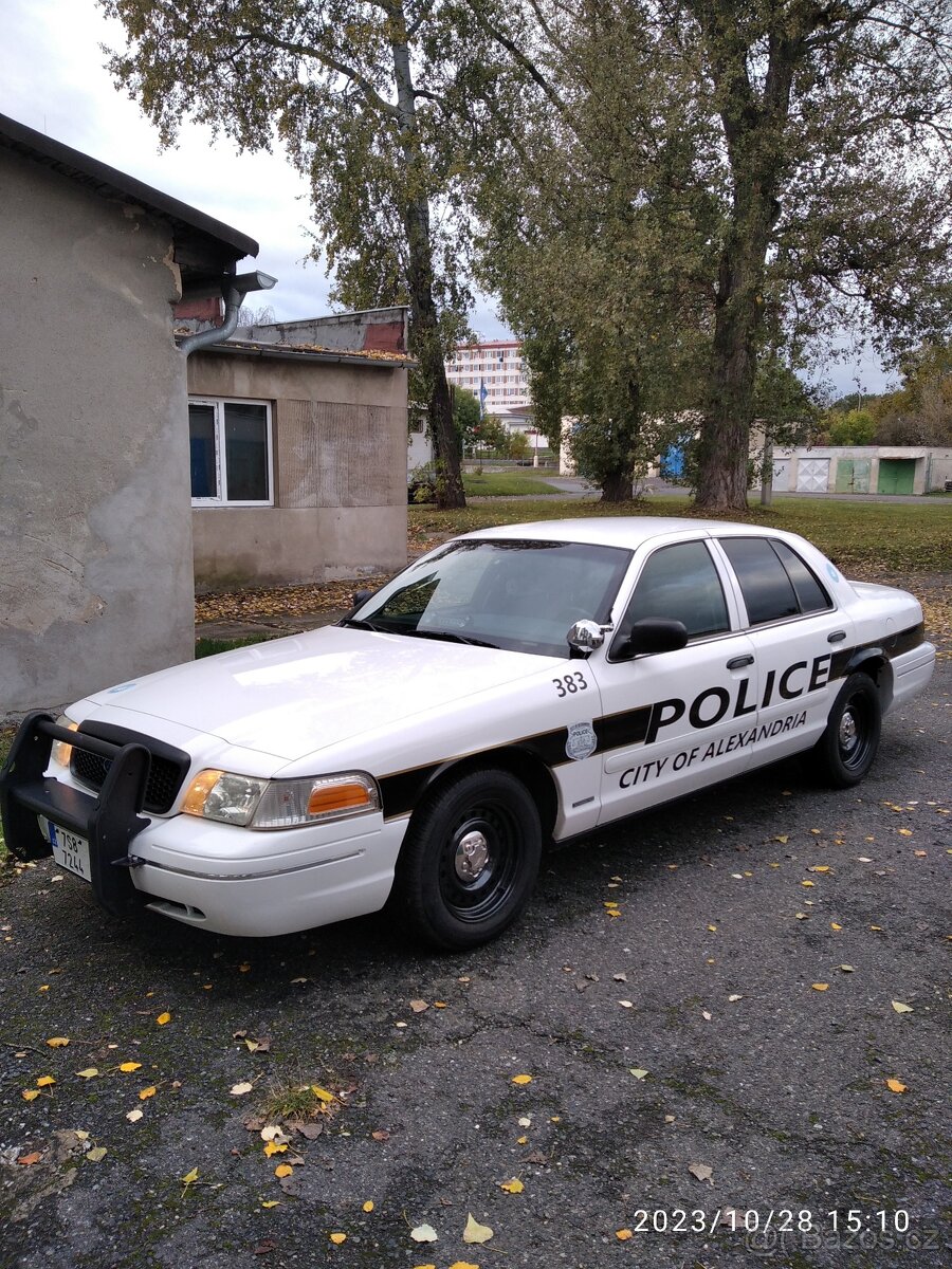 Ford Crown Victoria - 9