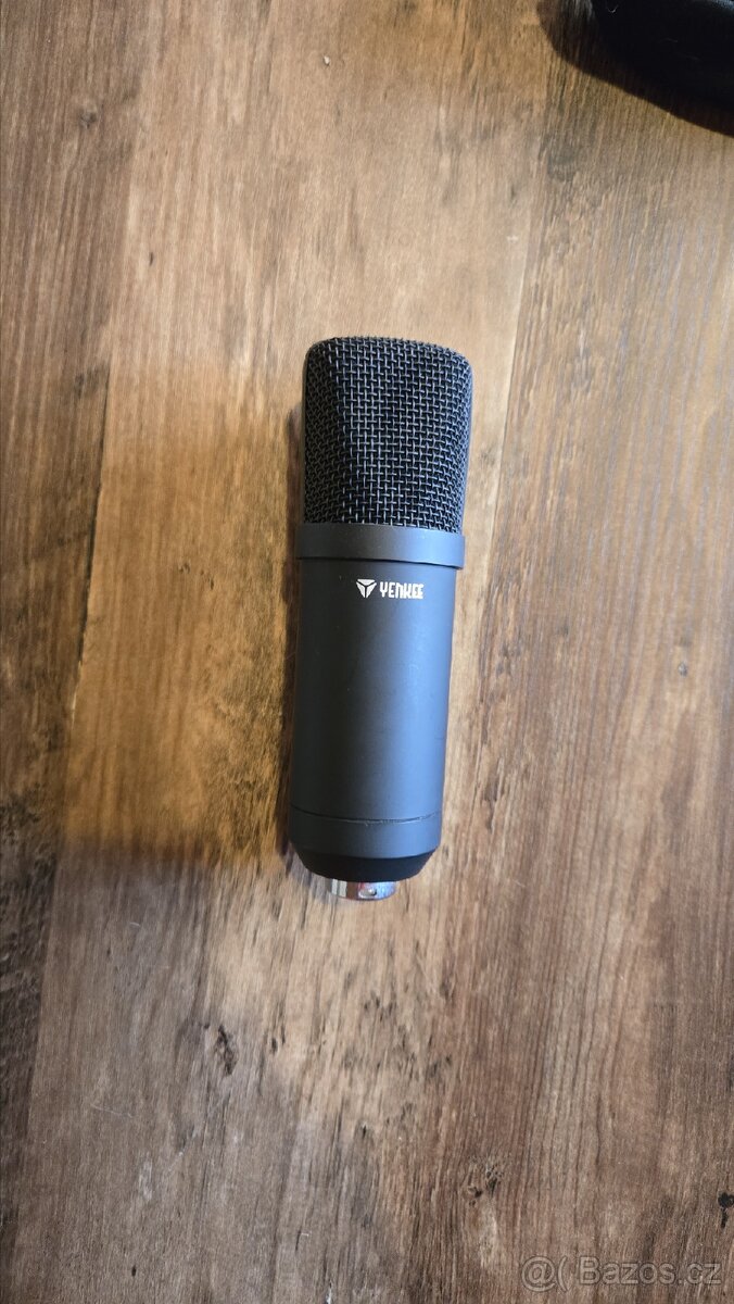 Mackie Big Knob Studio Bundle - 9