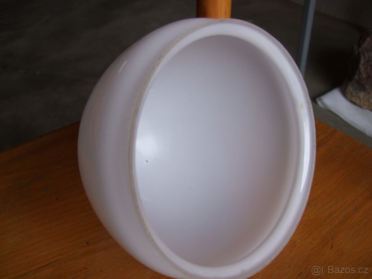 SKLENĚNÁ STÍNIDLA - 9