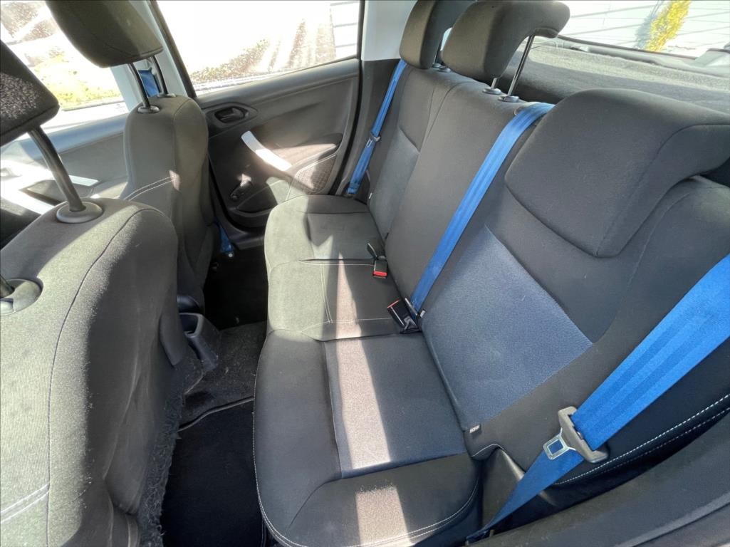 Peugeot 208 1,0 (2014) - 9