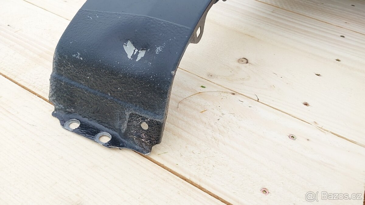 HYUNDAI i20 Blatník PP černý - 9