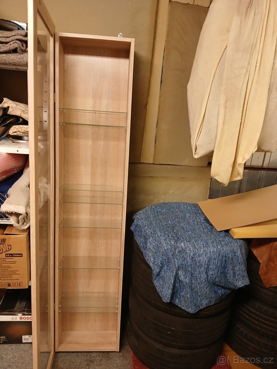 Vitrína závěsná 169x42x18cm - 9