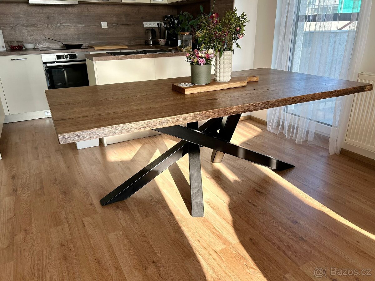 Jídelní stůl - 9